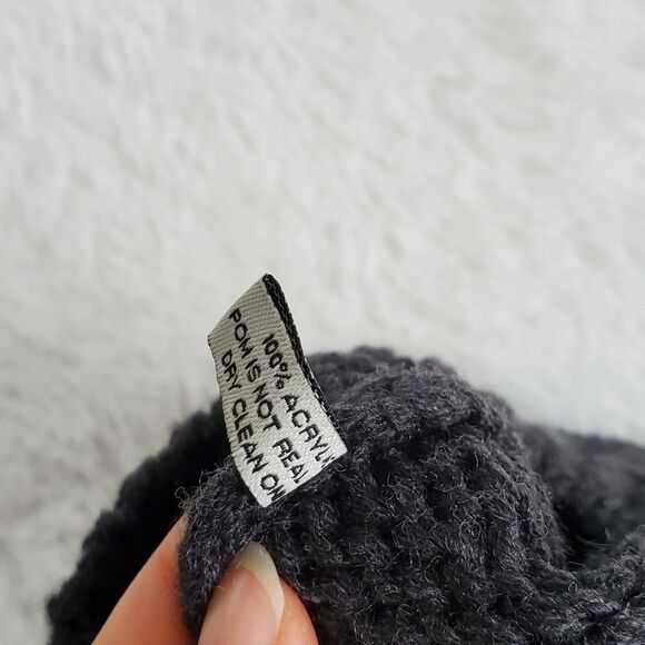 Pom Pom Knit Beanie Gray Hat - Picture 3 of 3